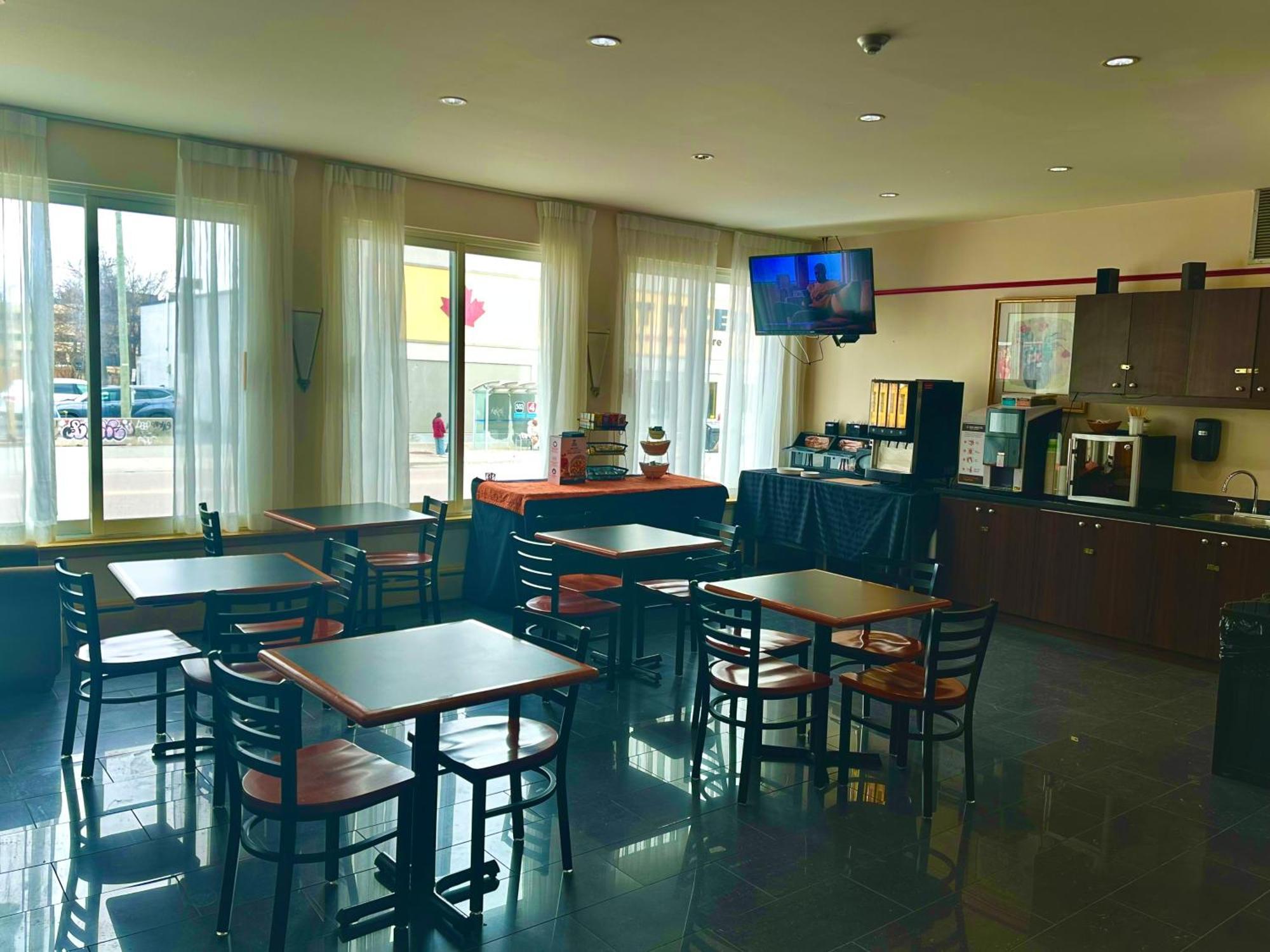 Econo Lodge City Centre Кингстон Экстерьер фото