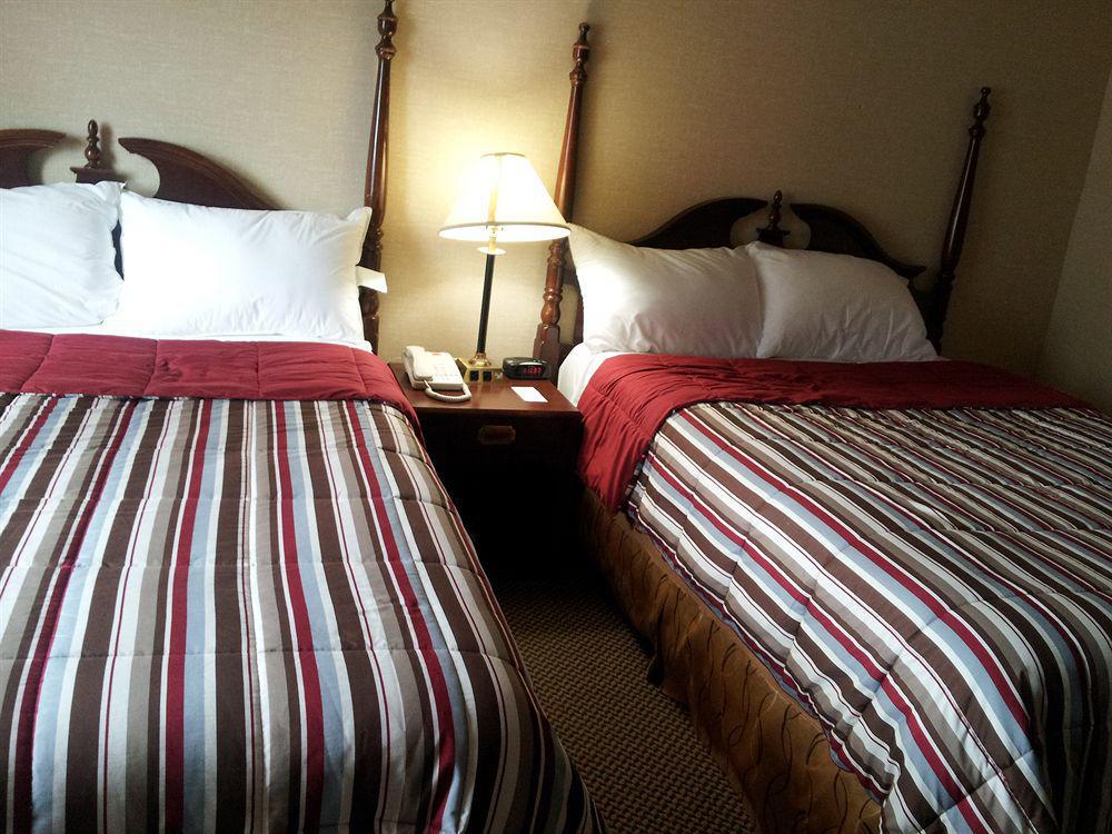 Econo Lodge City Centre Кингстон Экстерьер фото